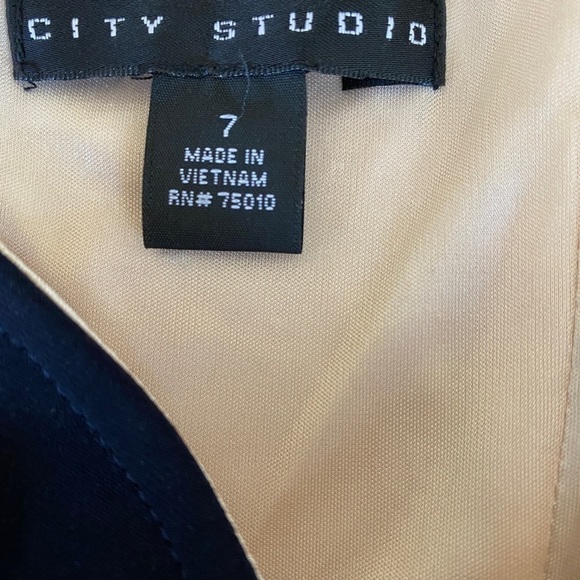 City Studios Womens Trendy Black Cold-Shoulder Spaghetti Straps Dress Jr. Size 7 - Picture 10 of 14